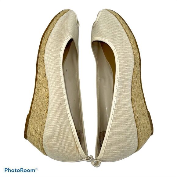 St. John’s Bay Women’s Cream Canvas Slip On Peep Toe Espadrille Wedge Flats 8 - Picture 8 of 14